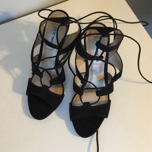 NEW Steve Madden Black Pumps